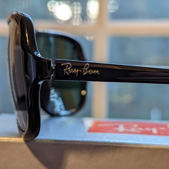 Ray-Ban Sunglasses - BRAND NEW - Picture 2 of 4